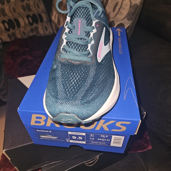 Brooks Women's Teal and Pink Running Sneakers - Picture 2 of 4